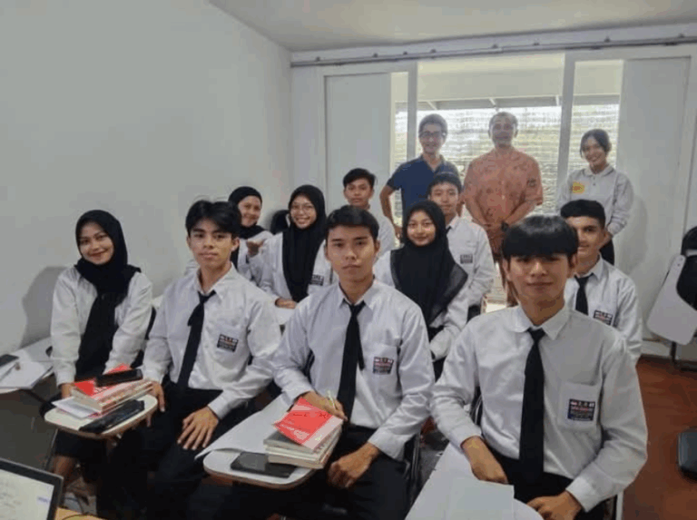 Siswa kursus bahasa Jepang di Kiraku